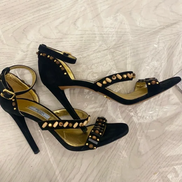 Prada Women’s designer shoe. Perfection at its finest! - Picture 4 of 7